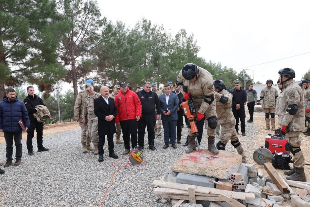 Jandarma Özel Harekat Taburu'na afet müdahale gücü güçlendirildi 