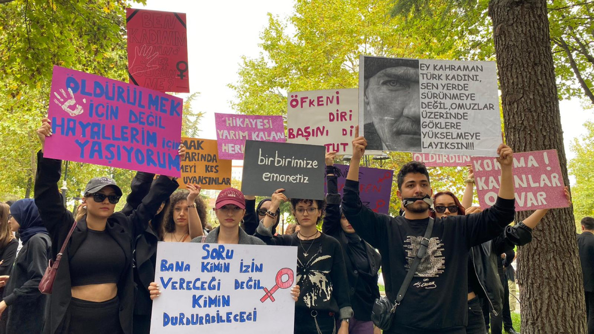 ''Kadına Yönelik Şiddet İnsan Hakları İhlalidir!'''